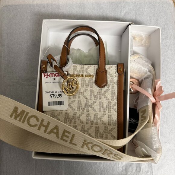 ‼️SOLD DO NOT BUY‼️ Michael Kors Extra-Small Gigi Logo Crossbody Canvas Bag - Picture 3 of 9